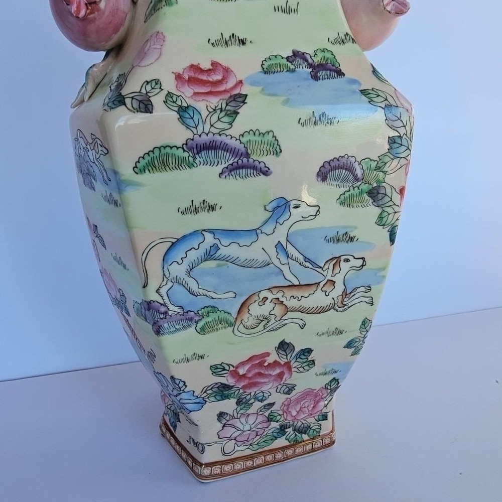 Vtg Chinoiserie Famille Verte Pink Polychrome Vase Hunting Dogs Pomegranate 1958 - Picture 13 of 16